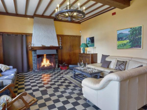 Отель Spacious Holiday Home with Private Garden in Houyet  Уйе